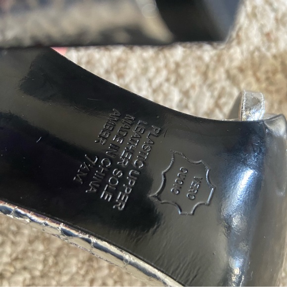 Platinum BP silver heels - never worn - Picture 2 of 6